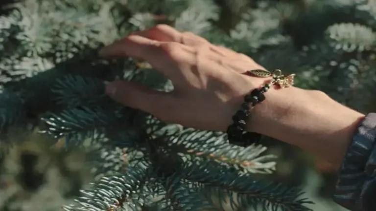 Bransoletka z Turmalinem: The Ancient Energy Stone Reimagined for Modern Wellness