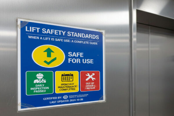 This Sign Shows When a Lift Is Safe to Use