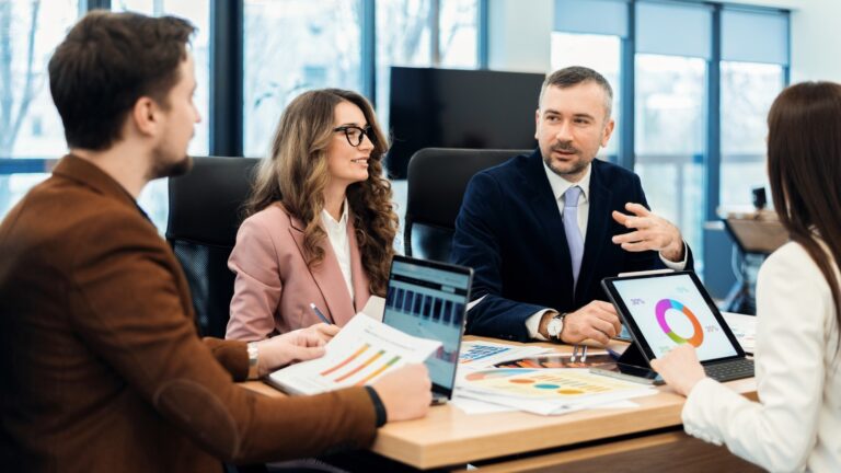 Super Consultant: Elite Expertise in Modern Consulting