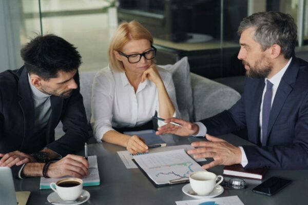 Executive Tracks Associates